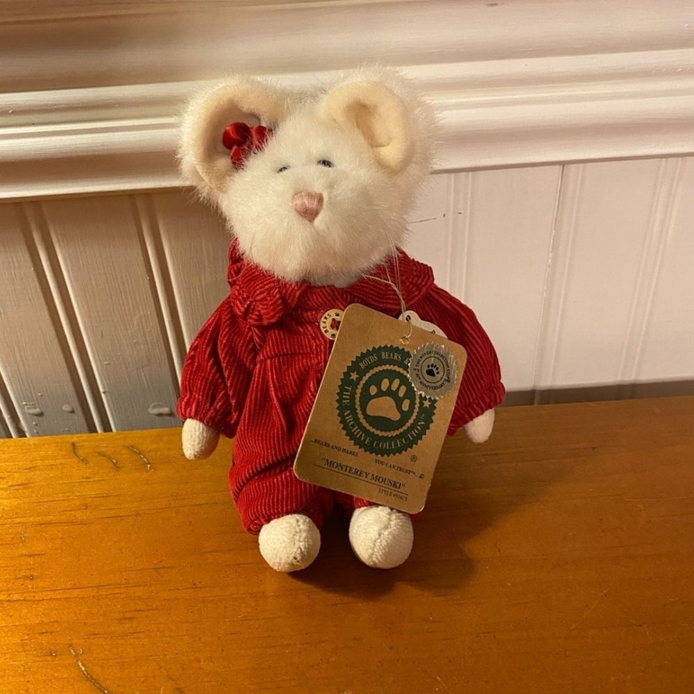 Boyds Bears, White, Mouse, Monterey Mouski, nwts, Great Vintage Condition.
